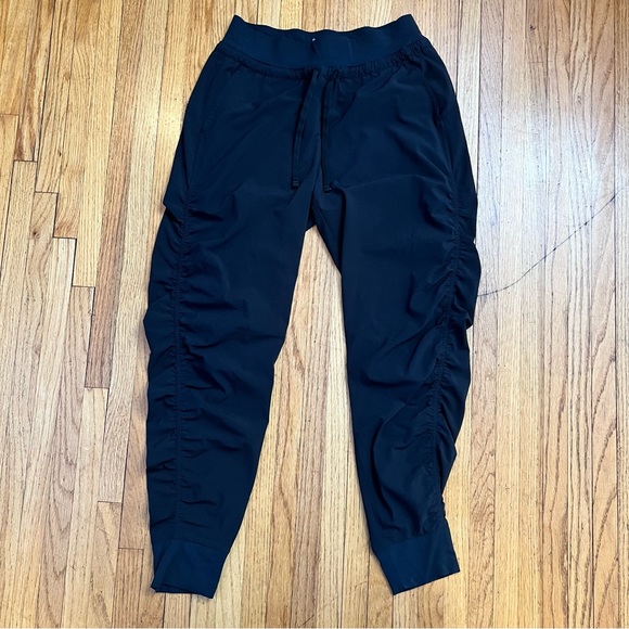 Athleta Altitude Pants 0 Jogger Ruched Black Stretch Hiking Athletic - Picture 1 of 9